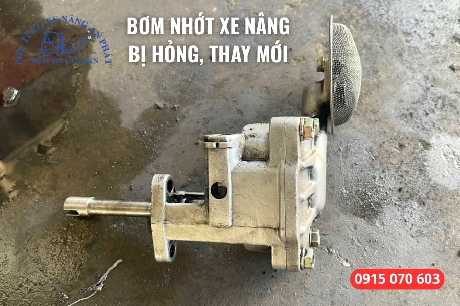 Bơm nhớt xe nâng của khách bị hỏng và cần thay mới