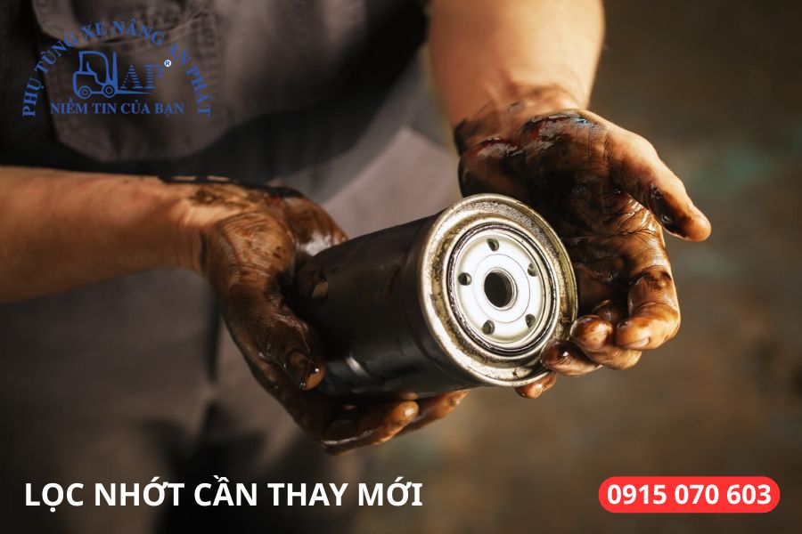 Lọc nhớt xe nâng; lọc nhớt; lọc dầu động cơ xe nâng; lọc dầu động cơ; cấu tạo lọc nhớt xe nâng; lọc nhớt xe nâng bị hư hỏng; thay lọc nhớt xe nâng; lọc nhớt xe nâng giá rẻ; lọc nhớt xe nâng chất lượng; mua lọc nhớt xe nâng; bán lọc nhớt xe nâng; 