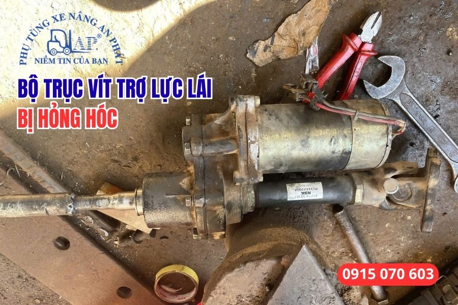 Bộ trục vít trợ lực lái xe nâng của khách bị hỏng hóc cần thay mới