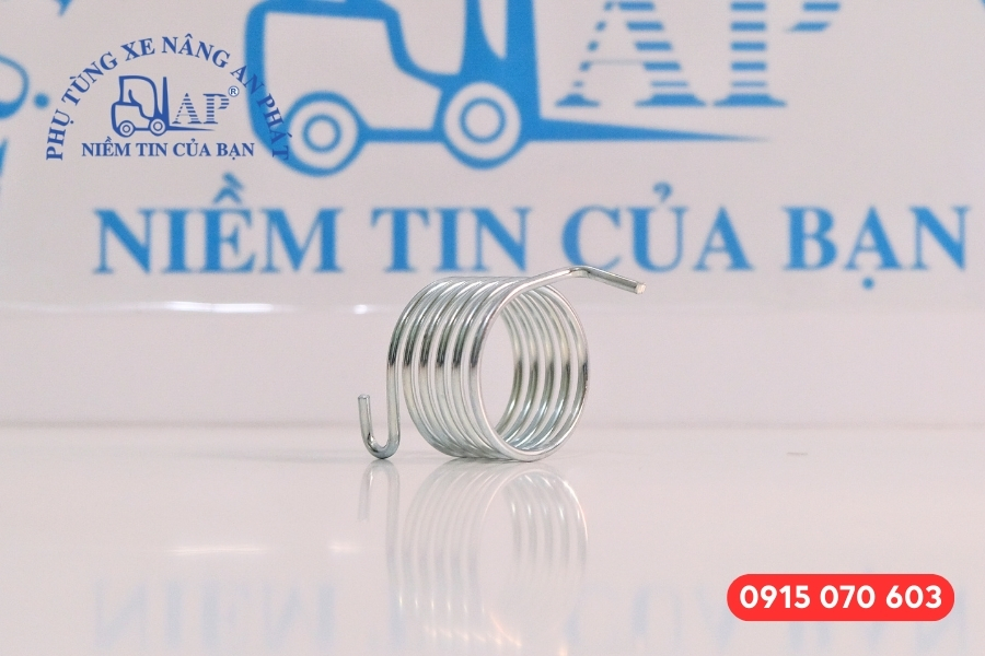 Cấu tạo của lò xo chân ga xe nâng